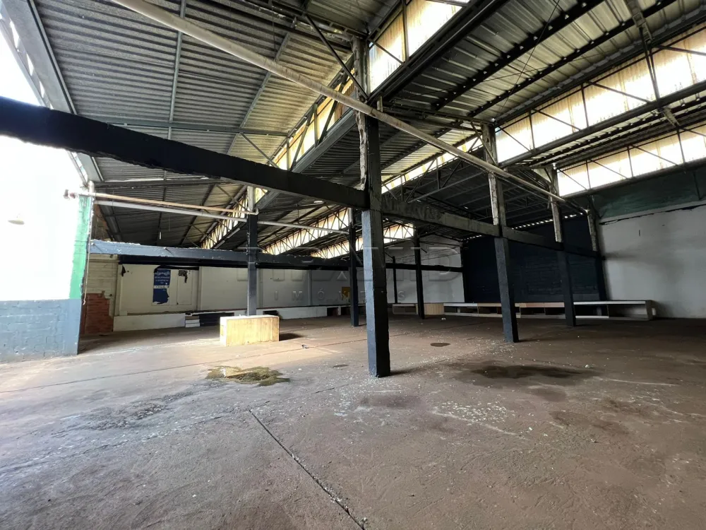 Comprar Comercial / Galp&atilde;o  Barrac&atilde;o em Ribeir&atilde;o Preto R$ 1.910.000,00 - Foto 4