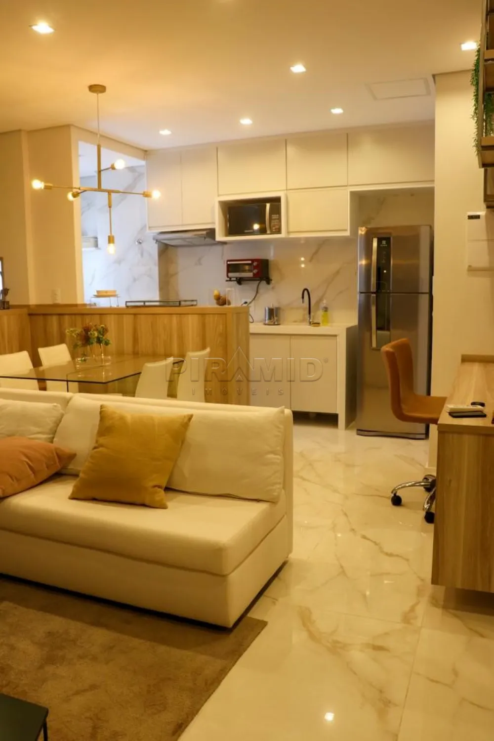 Alugar Apartamento / Padr&atilde;o em Ribeir&atilde;o Preto R$ 4.100,00 - Foto 2