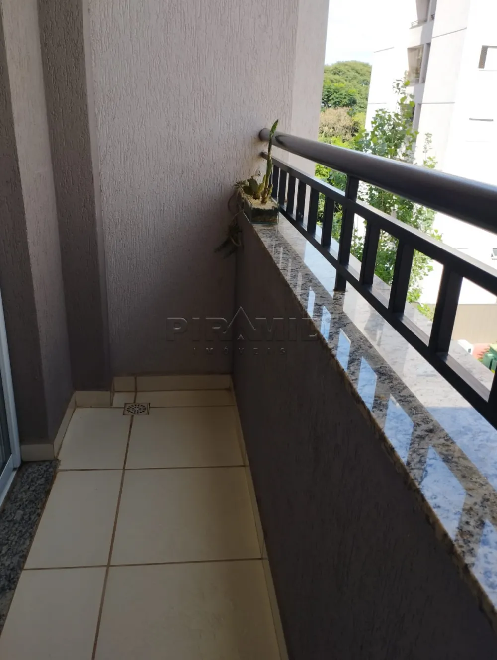 Comprar Apartamento / Padr&atilde;o em Ribeir&atilde;o Preto R$ 300.000,00 - Foto 4