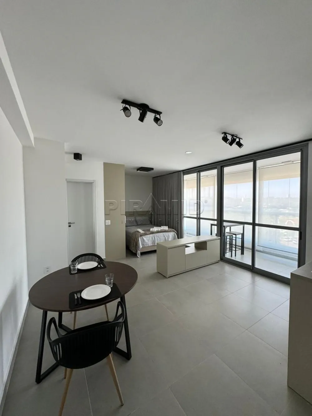 Alugar Apartamento / Padr&atilde;o em Ribeir&atilde;o Preto R$ 2.950,00 - Foto 1