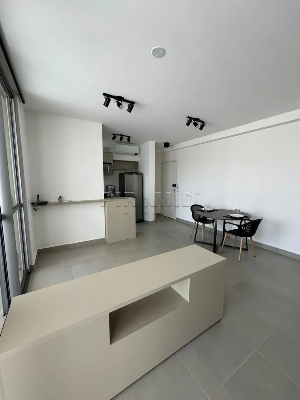 Alugar Apartamento / Padr&atilde;o em Ribeir&atilde;o Preto R$ 2.950,00 - Foto 4