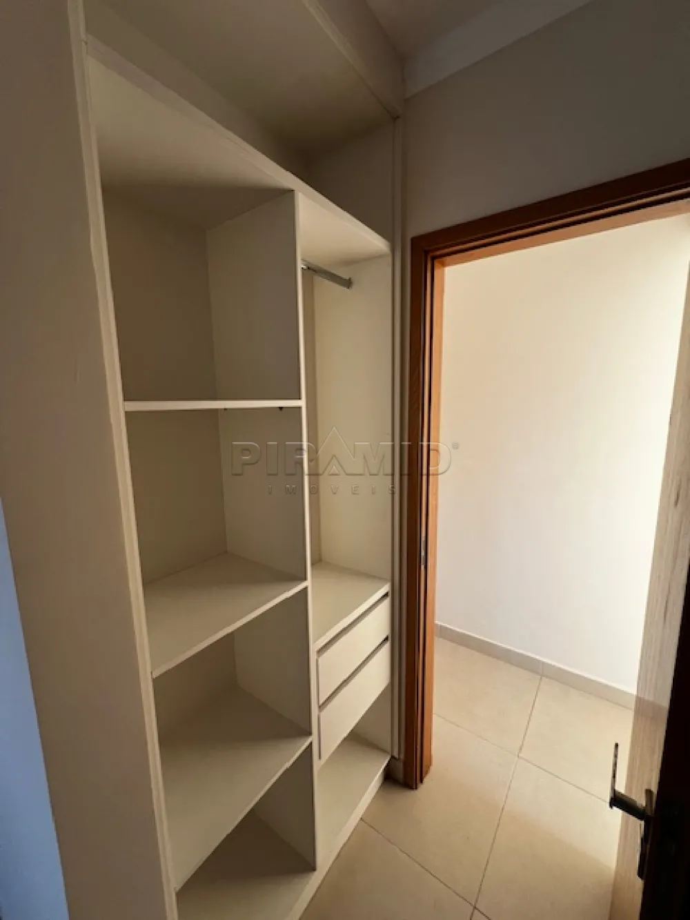 Alugar Apartamento / Padr&atilde;o em Ribeir&atilde;o Preto R$ 1.550,00 - Foto 7