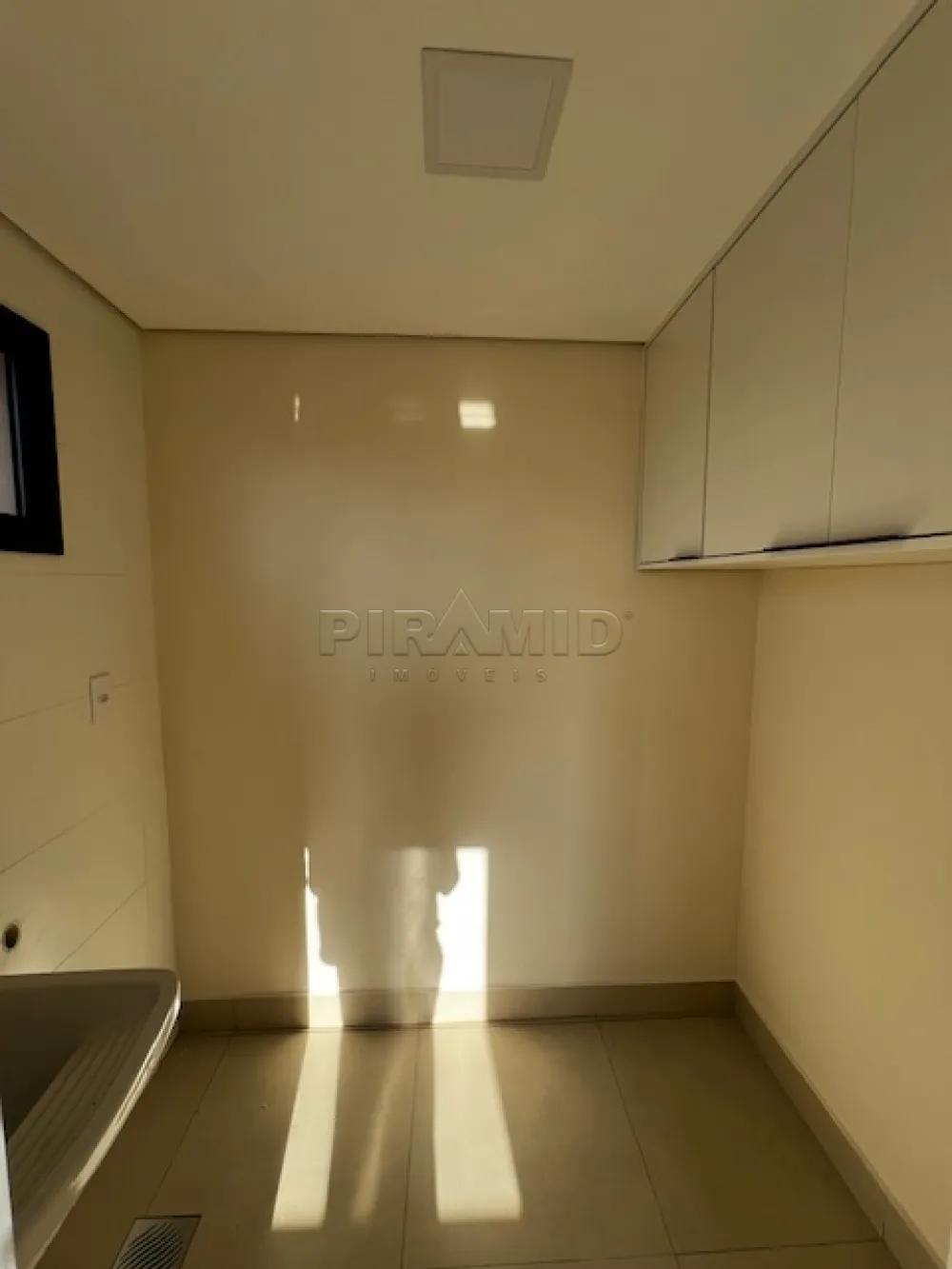 Alugar Apartamento / Padr&atilde;o em Ribeir&atilde;o Preto R$ 1.550,00 - Foto 11