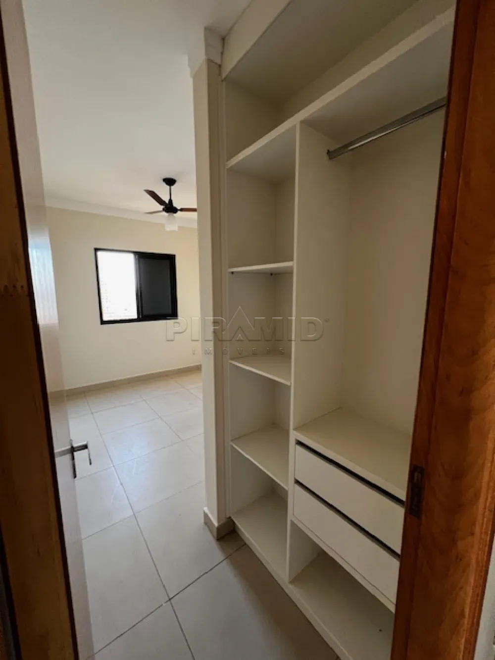 Alugar Apartamento / Padr&atilde;o em Ribeir&atilde;o Preto R$ 1.700,00 - Foto 8