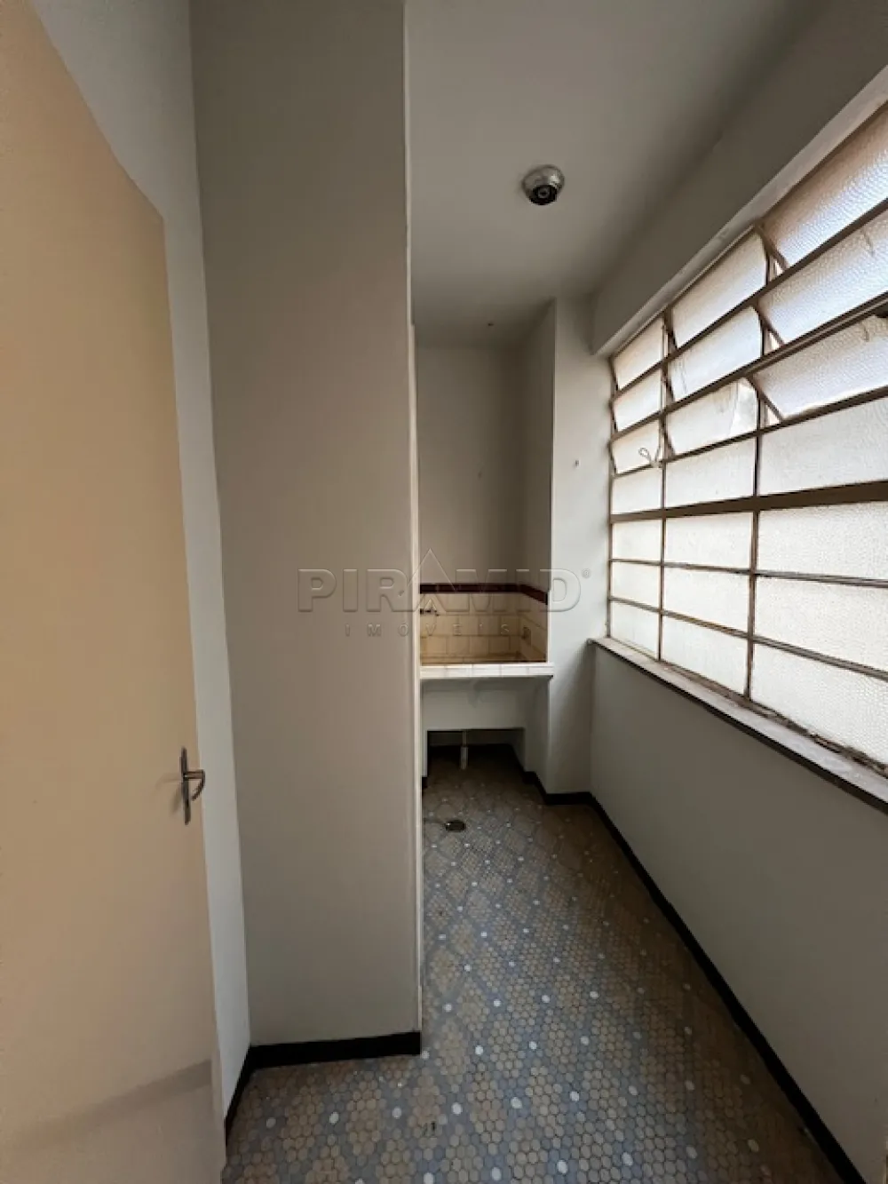 Alugar Apartamento / Padr&atilde;o em Ribeir&atilde;o Preto R$ 1.000,00 - Foto 13