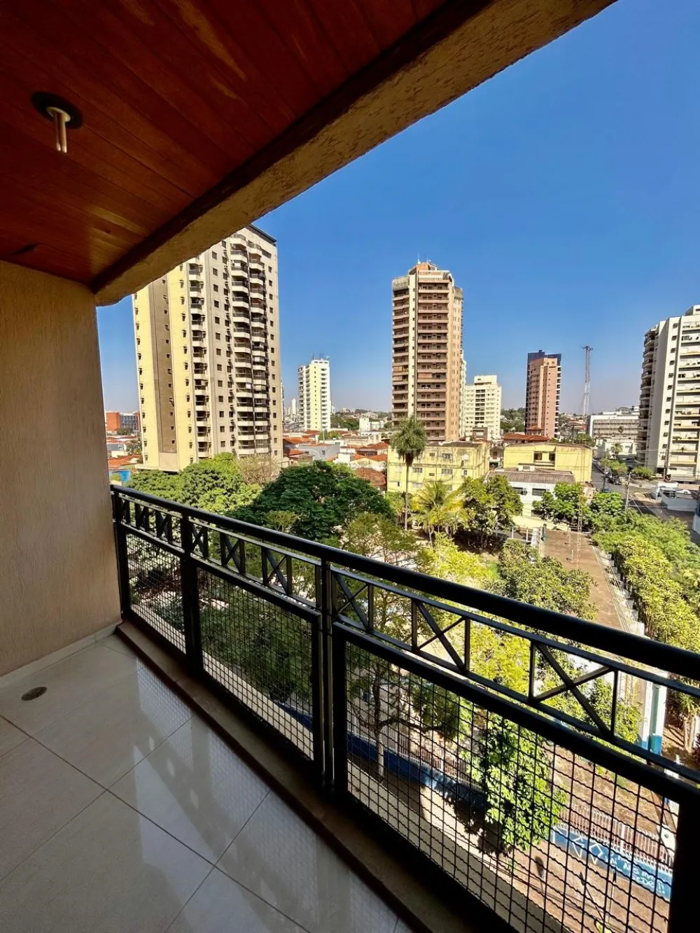 Alugar Apartamento / Padr&atilde;o em Ribeir&atilde;o Preto R$ 1.500,00 - Foto 3