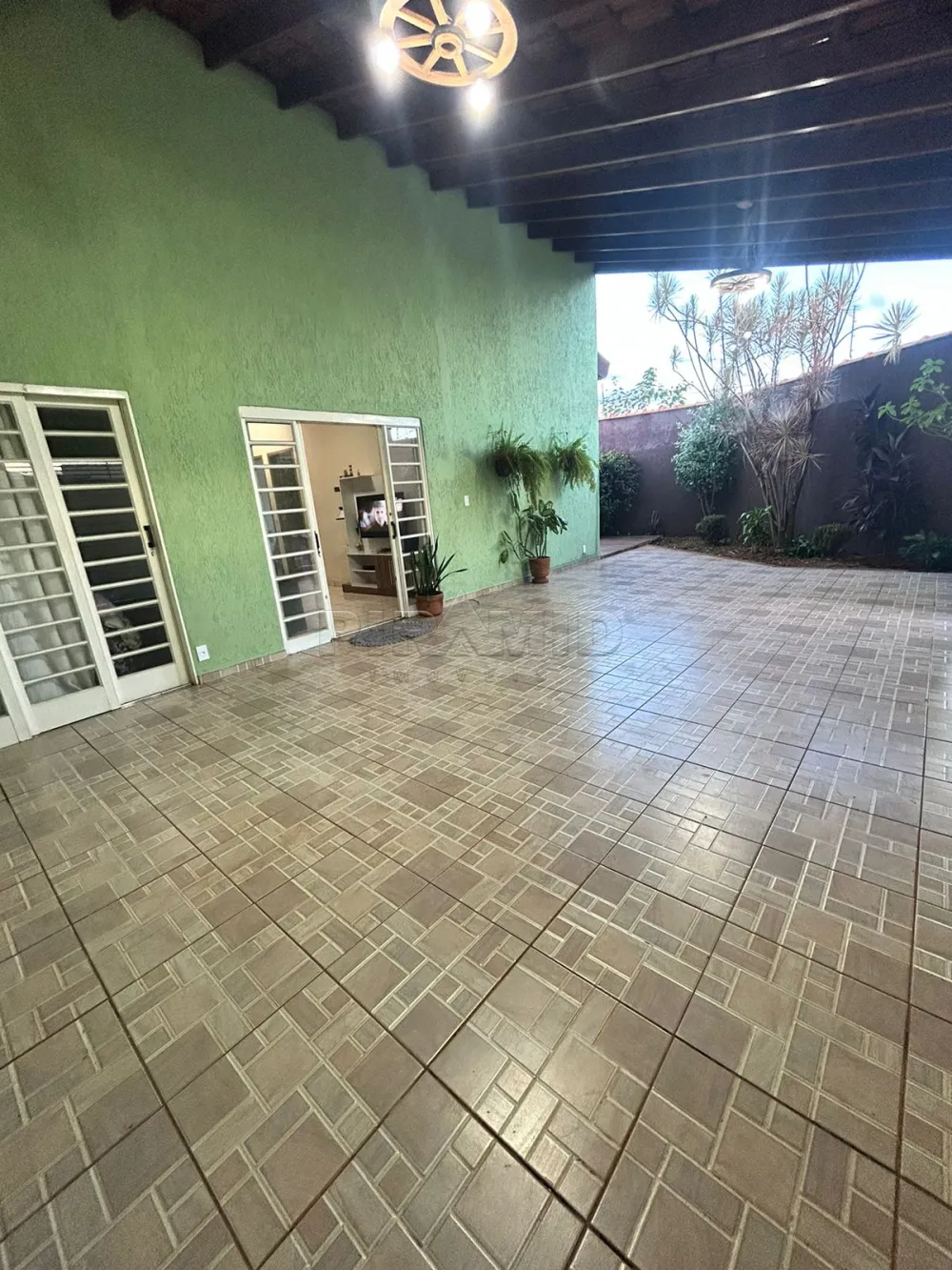 Comprar Casa / Padr&atilde;o em Ribeir&atilde;o Preto R$ 385.000,00 - Foto 2