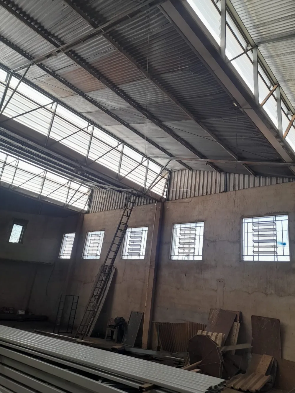 Alugar Comercial / Galp&atilde;o  Barrac&atilde;o em Ribeir&atilde;o Preto R$ 4.500,00 - Foto 2