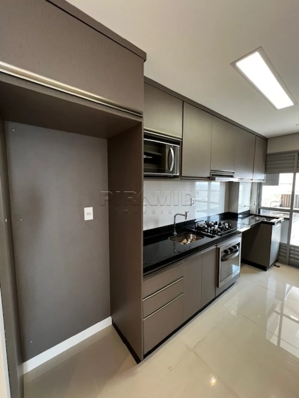 Alugar Apartamento / Padr&atilde;o em Ribeir&atilde;o Preto R$ 3.500,00 - Foto 14