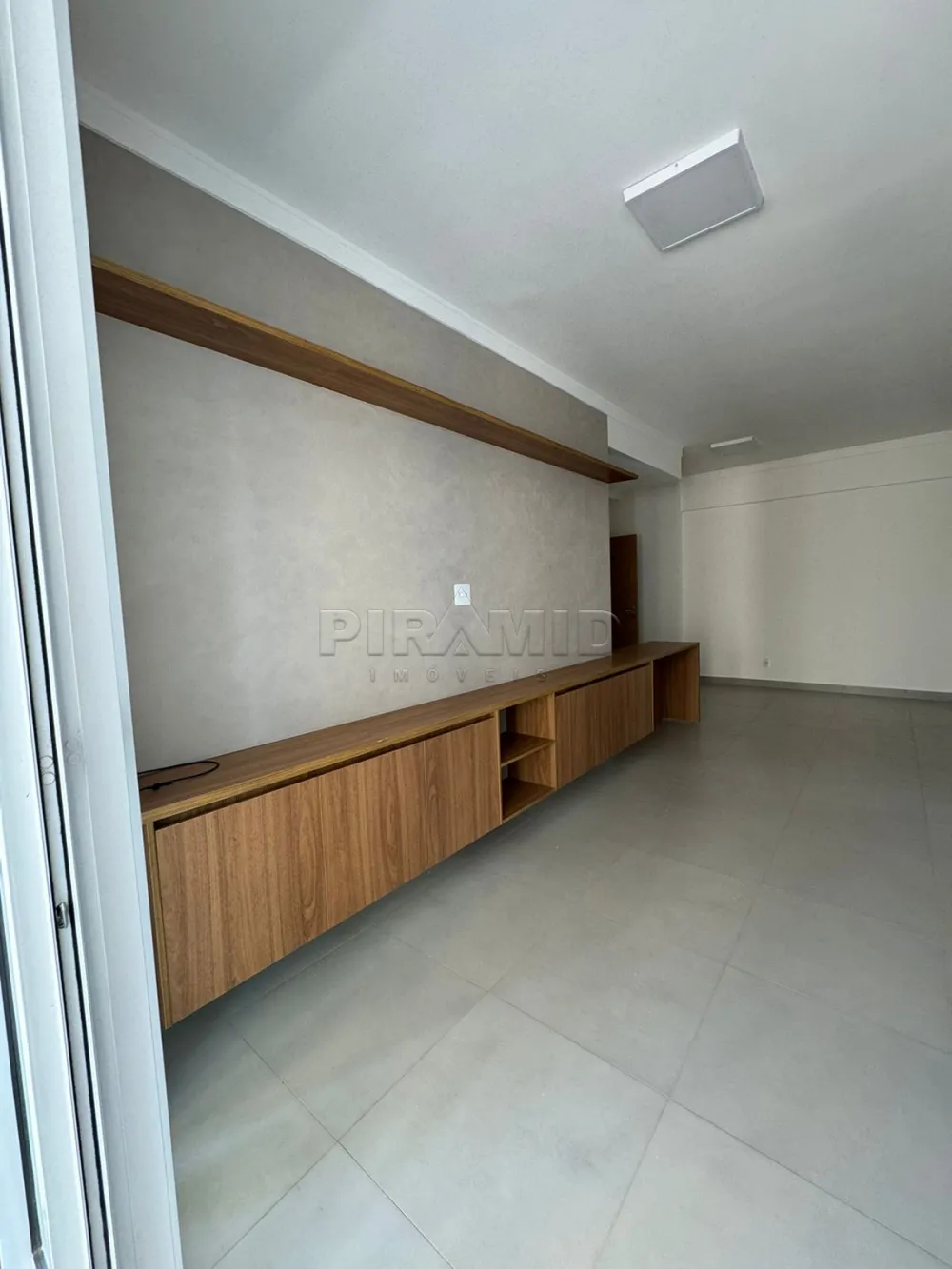 Alugar Apartamento / Padr&atilde;o em Ribeir&atilde;o Preto R$ 3.300,00 - Foto 2