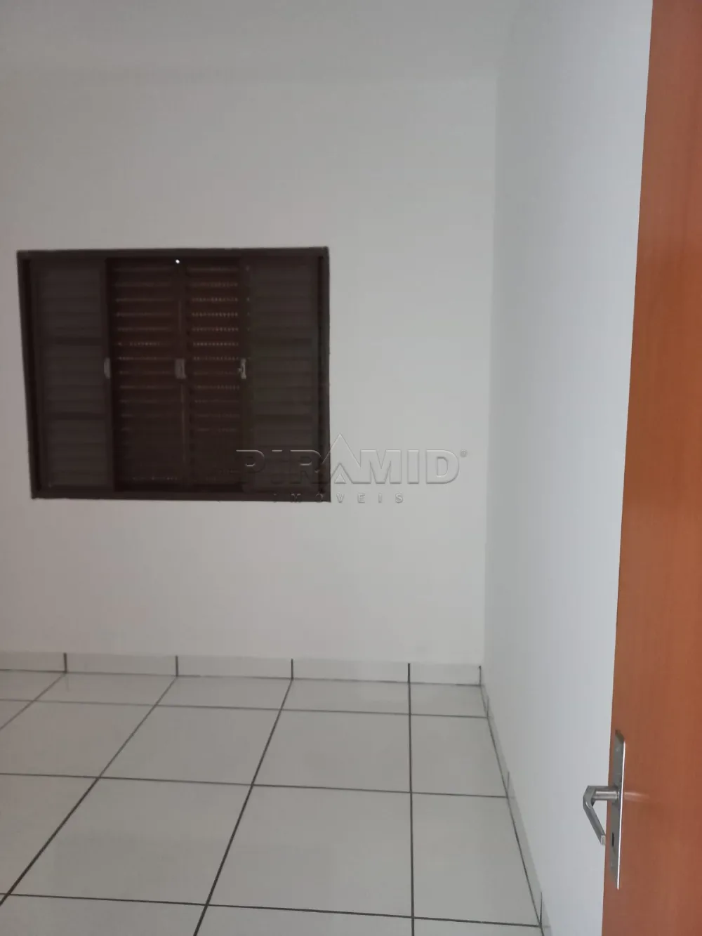 Alugar Casa / Padr&atilde;o em Ribeir&atilde;o Preto R$ 1.600,00 - Foto 5