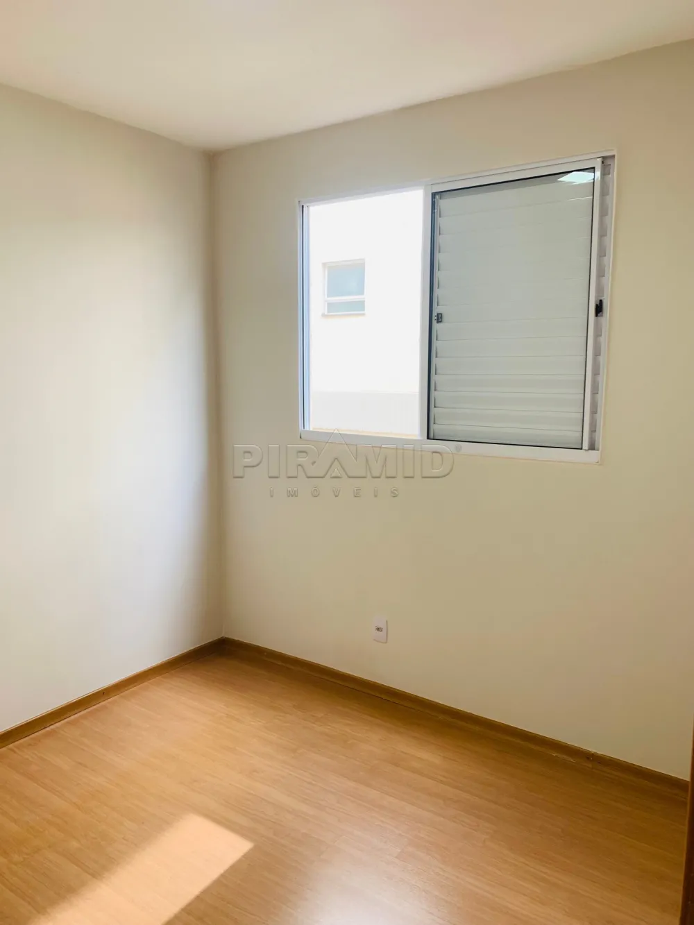 Alugar Apartamento / Padr&atilde;o em Ribeir&atilde;o Preto R$ 1.150,00 - Foto 4