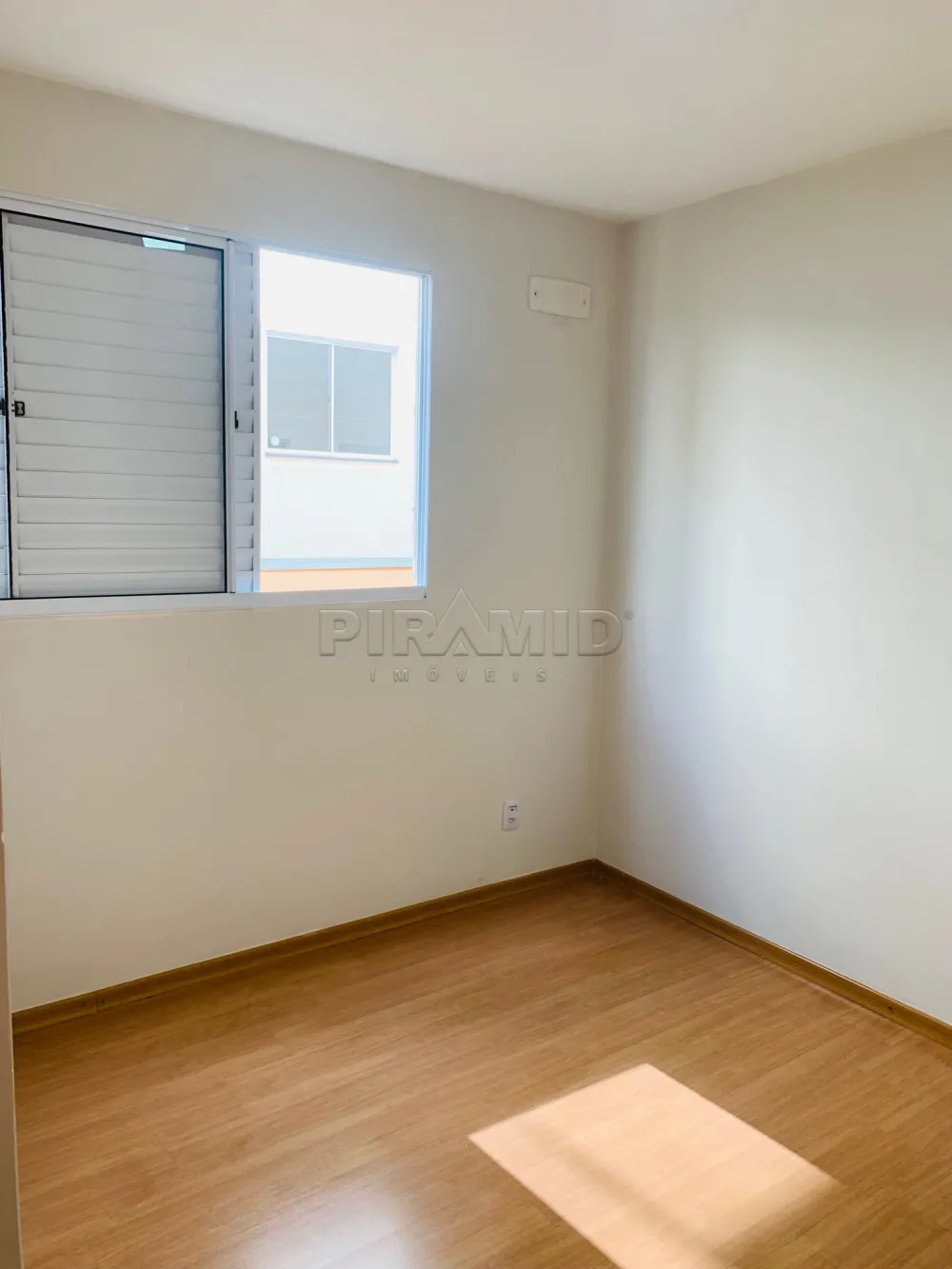 Alugar Apartamento / Padr&atilde;o em Ribeir&atilde;o Preto R$ 1.150,00 - Foto 5