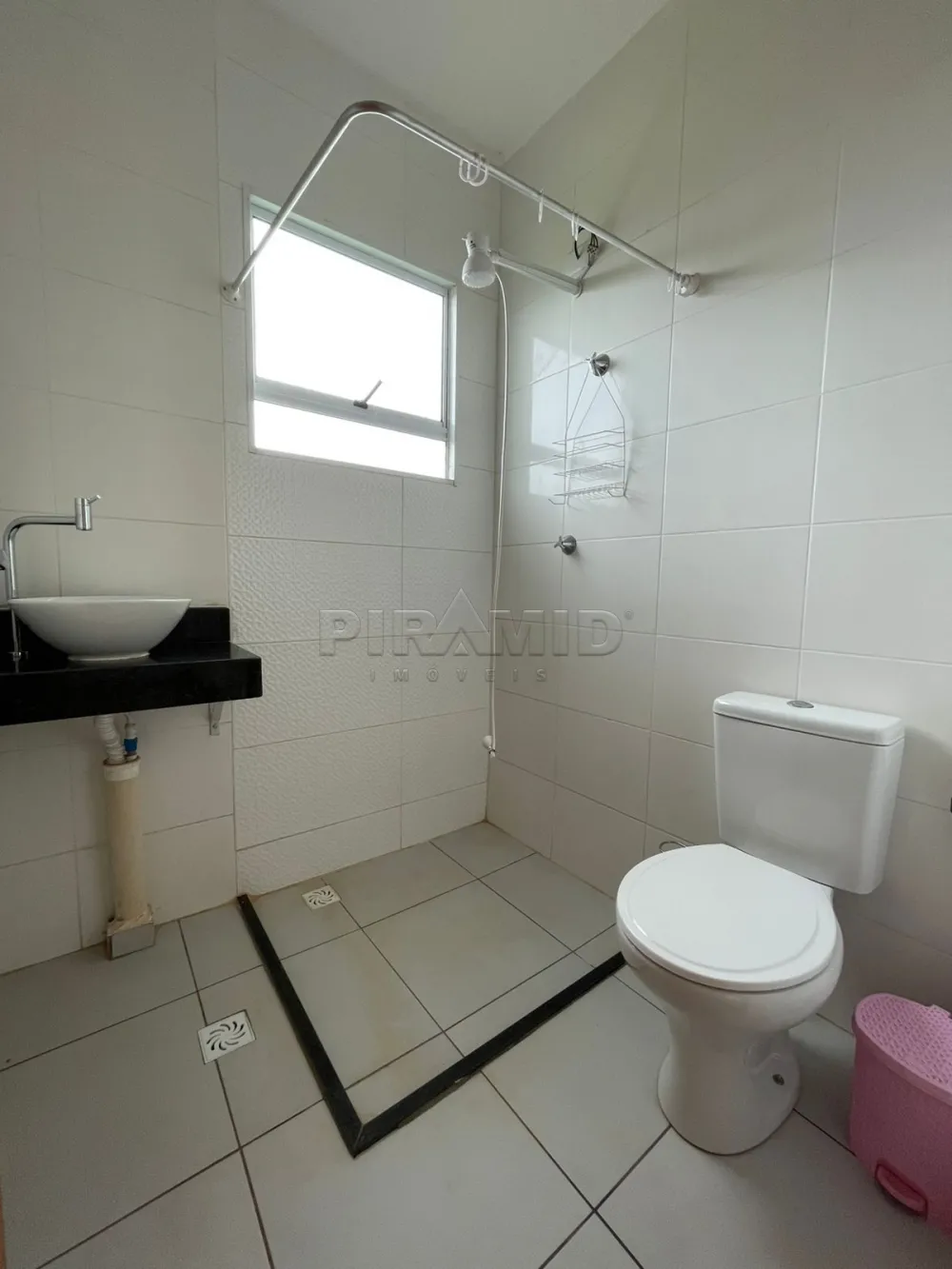 Alugar Casa / Padr&atilde;o em Ribeir&atilde;o Preto R$ 1.300,00 - Foto 8