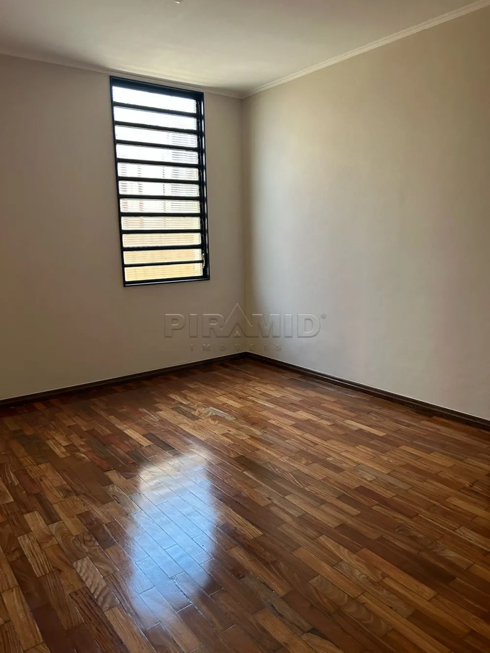 Alugar Casa / Padr&atilde;o em Ribeir&atilde;o Preto R$ 6.000,00 - Foto 2