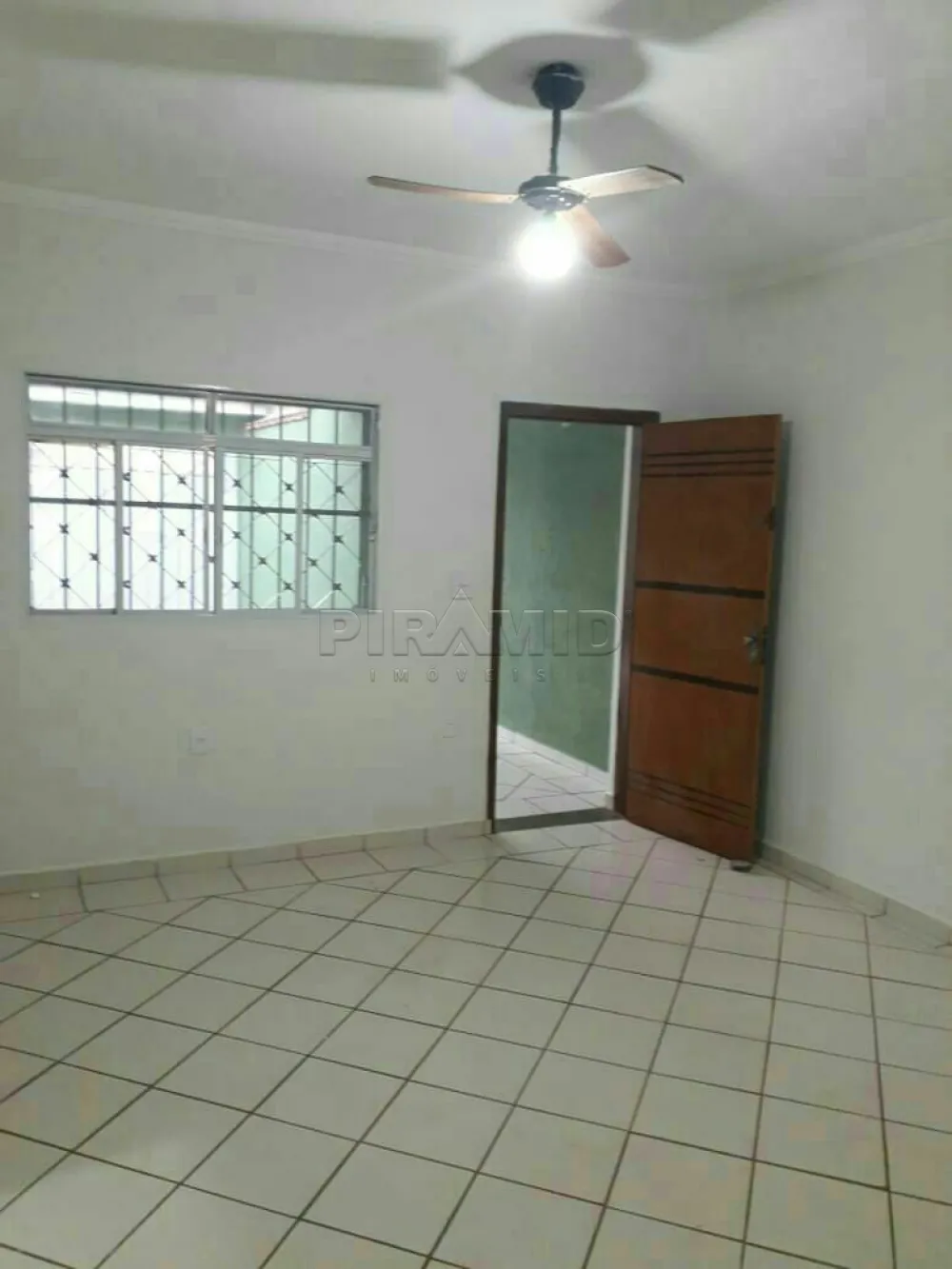 Alugar Casa / Padr&atilde;o em Ribeir&atilde;o Preto R$ 1.100,00 - Foto 4