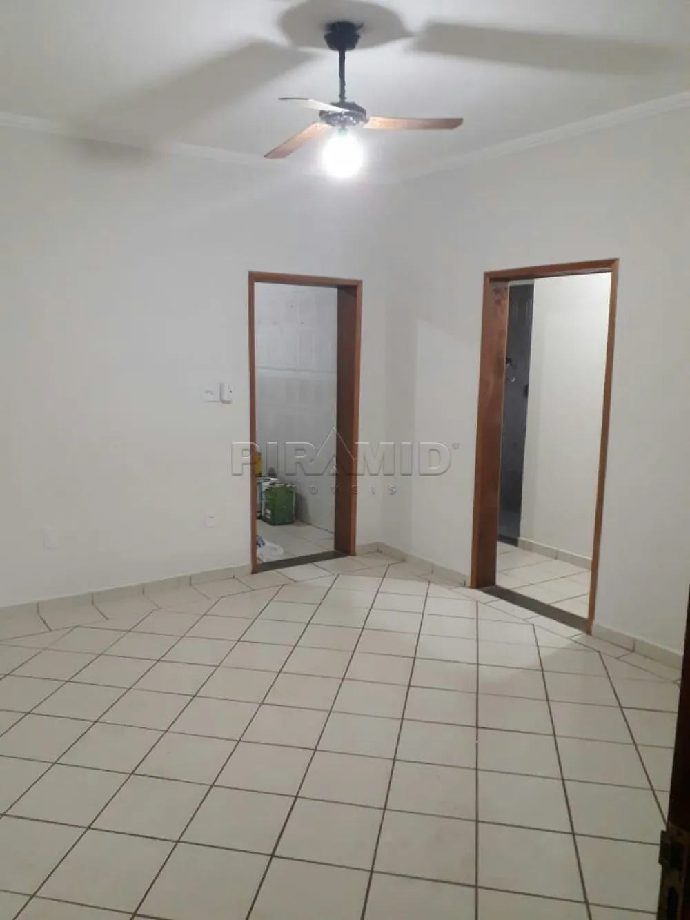 Alugar Casa / Padr&atilde;o em Ribeir&atilde;o Preto R$ 1.100,00 - Foto 6