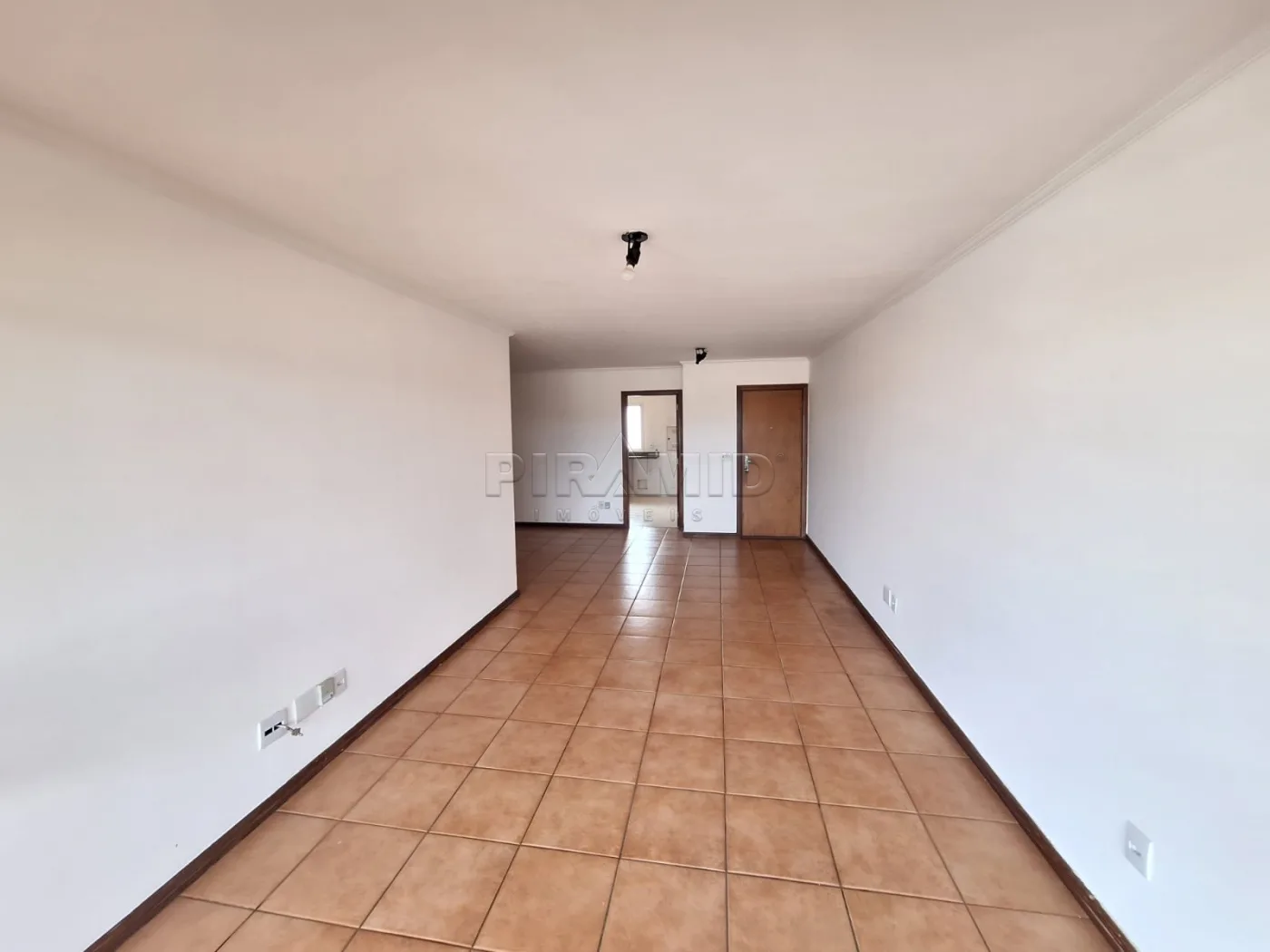 Alugar Apartamento / Padr&atilde;o em Ribeir&atilde;o Preto R$ 1.200,00 - Foto 3