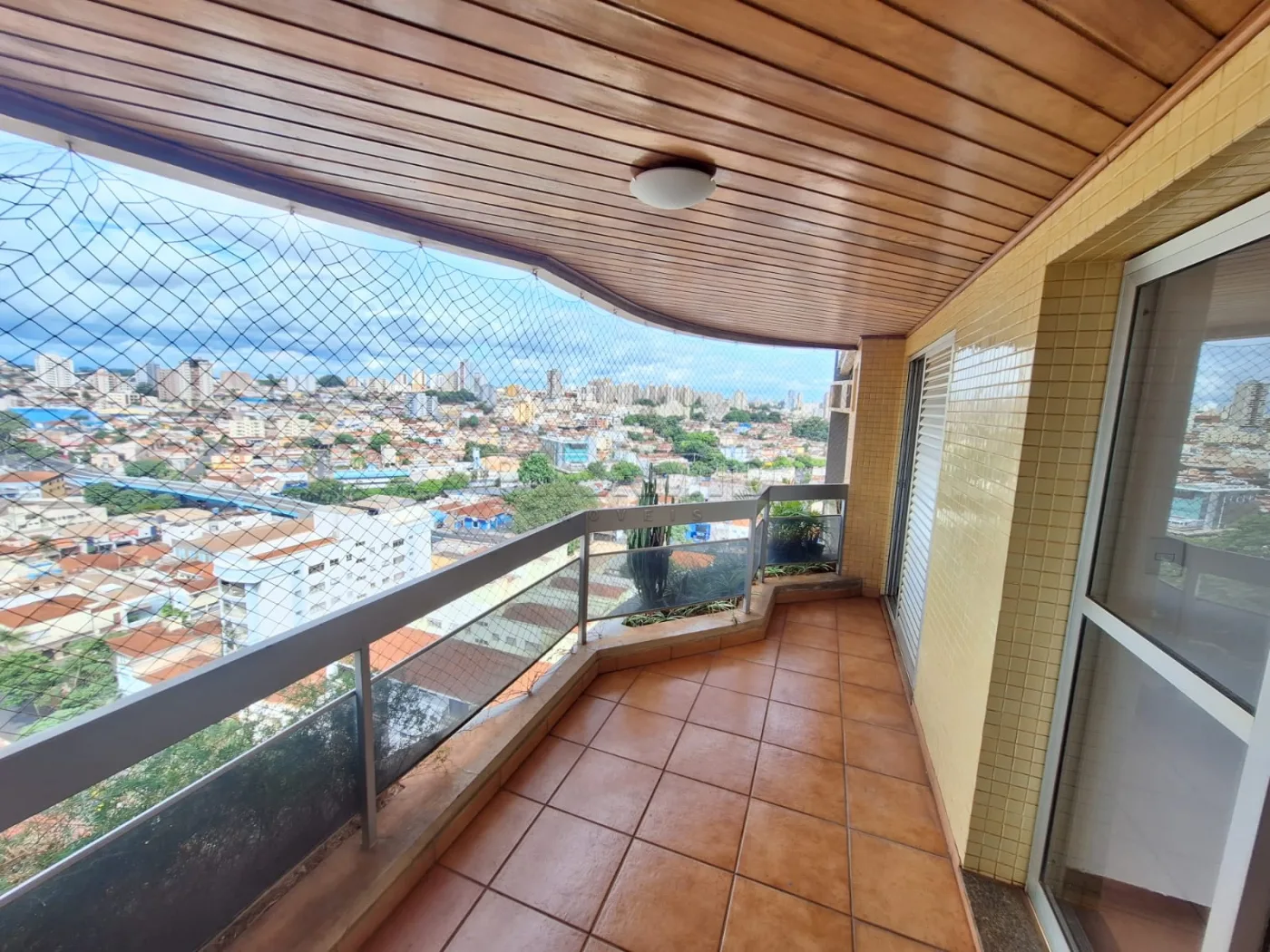 Alugar Apartamento / Padr&atilde;o em Ribeir&atilde;o Preto R$ 1.200,00 - Foto 4