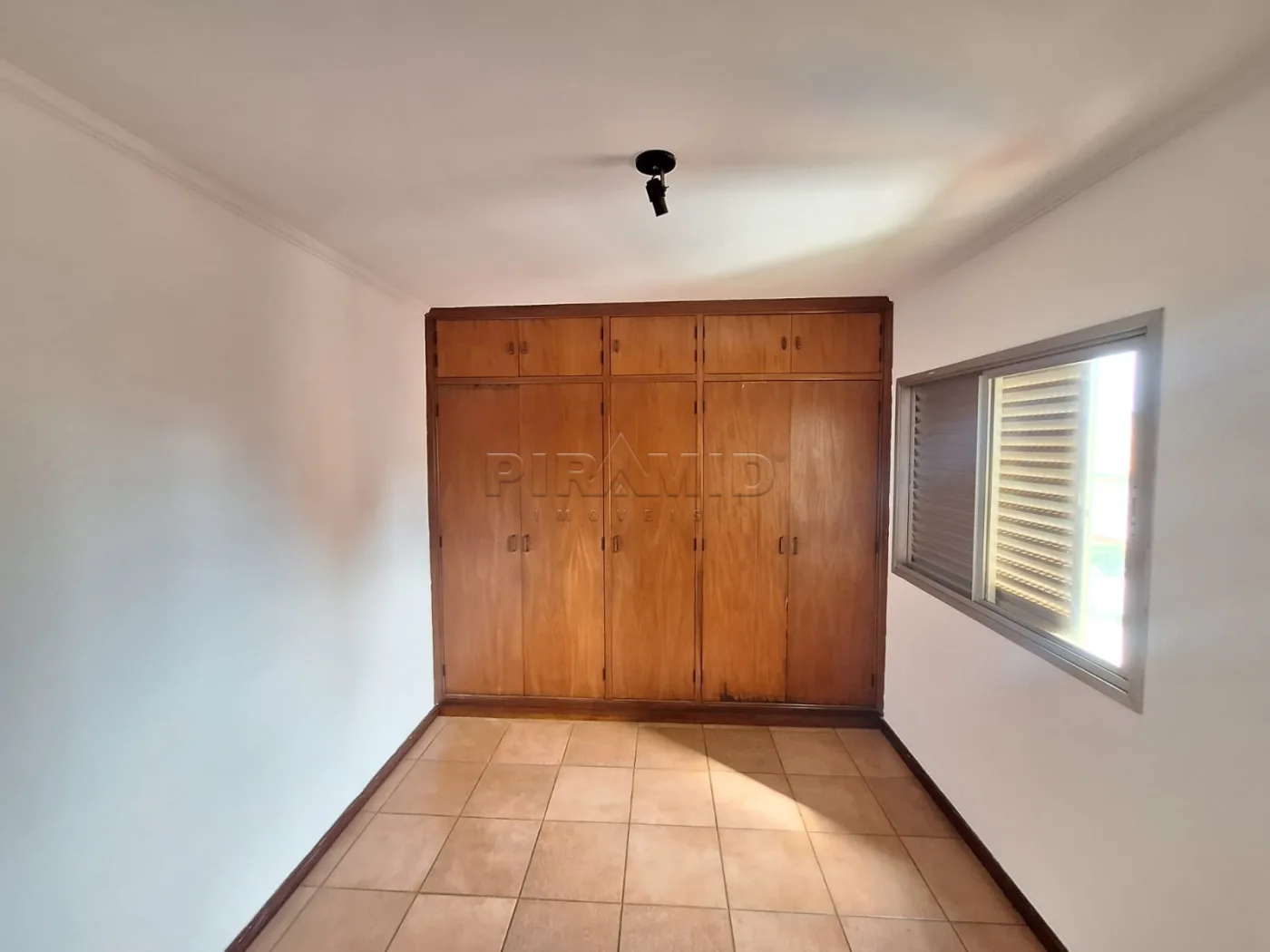Alugar Apartamento / Padr&atilde;o em Ribeir&atilde;o Preto R$ 1.200,00 - Foto 12