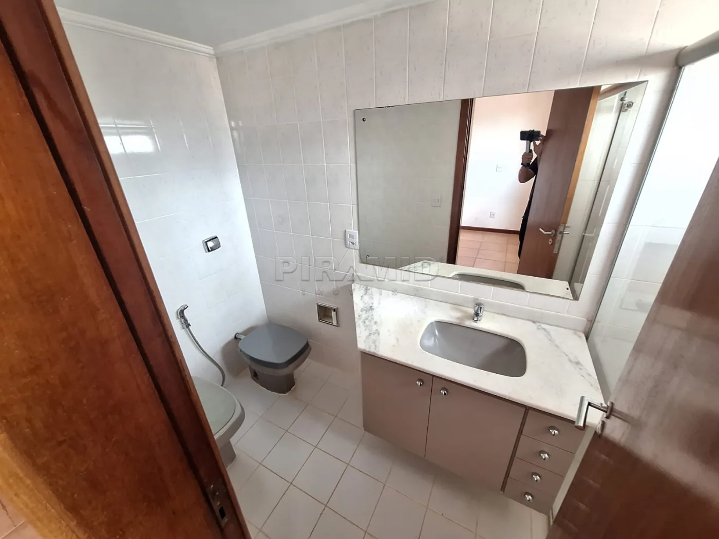 Alugar Apartamento / Padr&atilde;o em Ribeir&atilde;o Preto R$ 1.200,00 - Foto 14