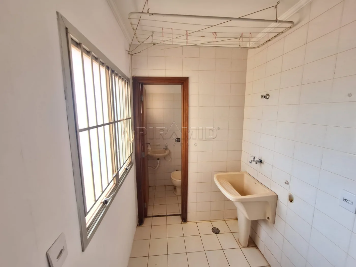 Alugar Apartamento / Padr&atilde;o em Ribeir&atilde;o Preto R$ 1.200,00 - Foto 18