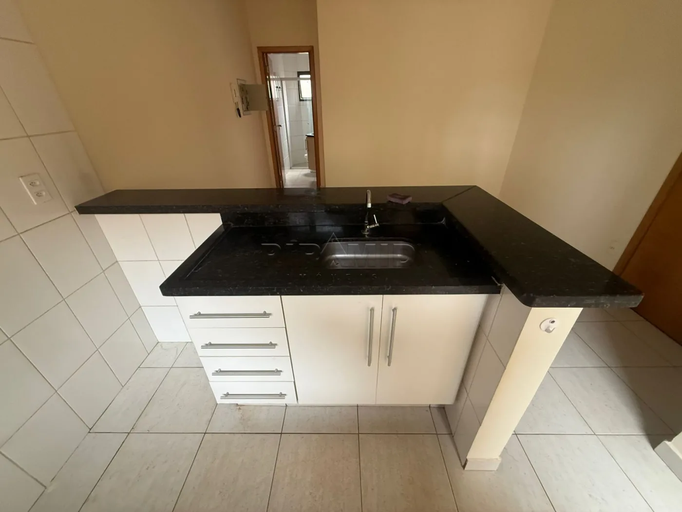 Alugar Apartamento / Padr&atilde;o em Ribeir&atilde;o Preto R$ 1.200,00 - Foto 11