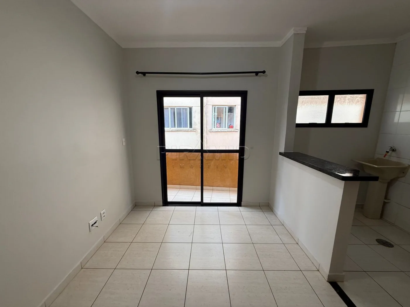 Alugar Apartamento / Padr&atilde;o em Ribeir&atilde;o Preto R$ 1.200,00 - Foto 1