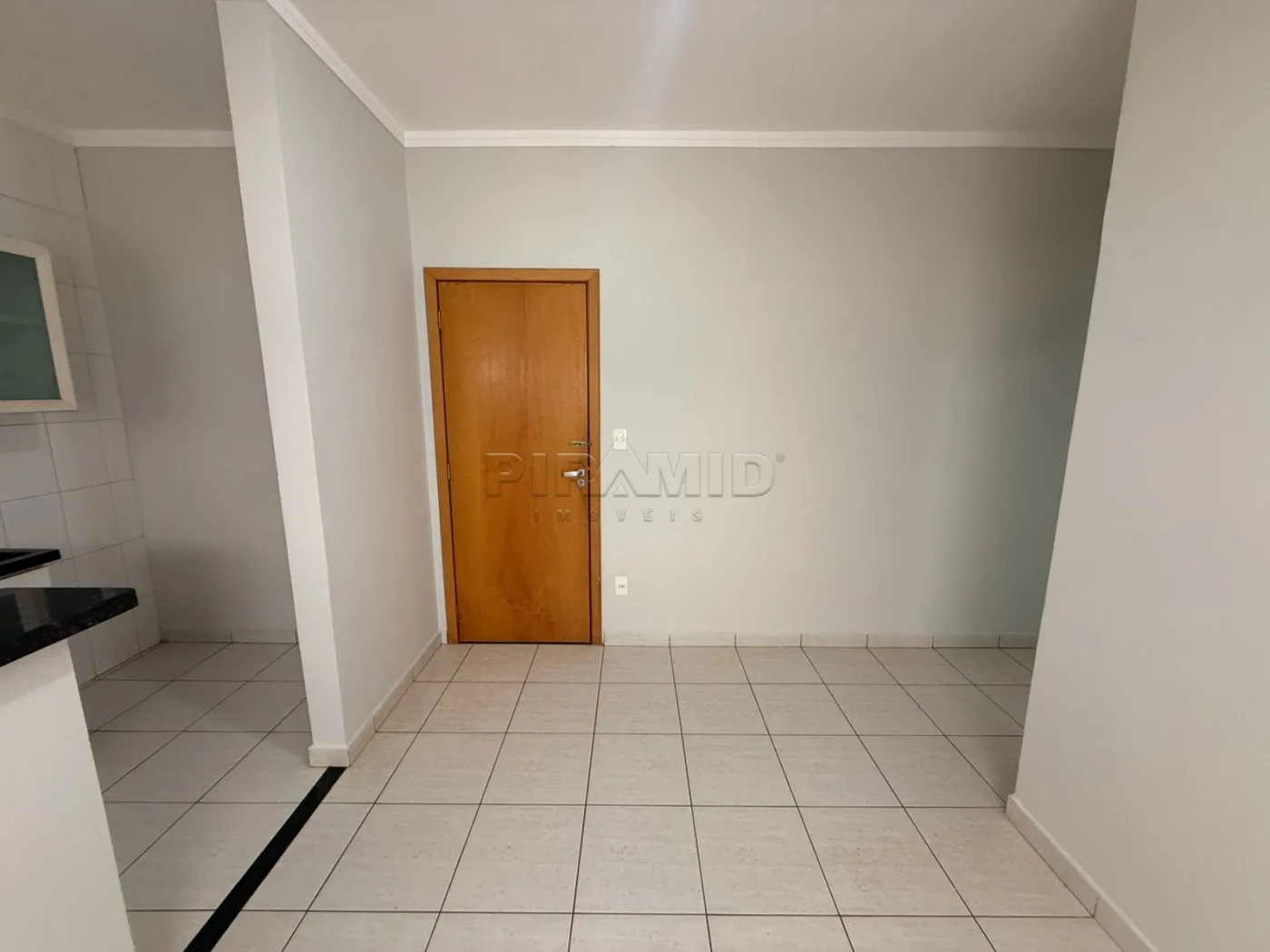 Alugar Apartamento / Padr&atilde;o em Ribeir&atilde;o Preto R$ 1.200,00 - Foto 3