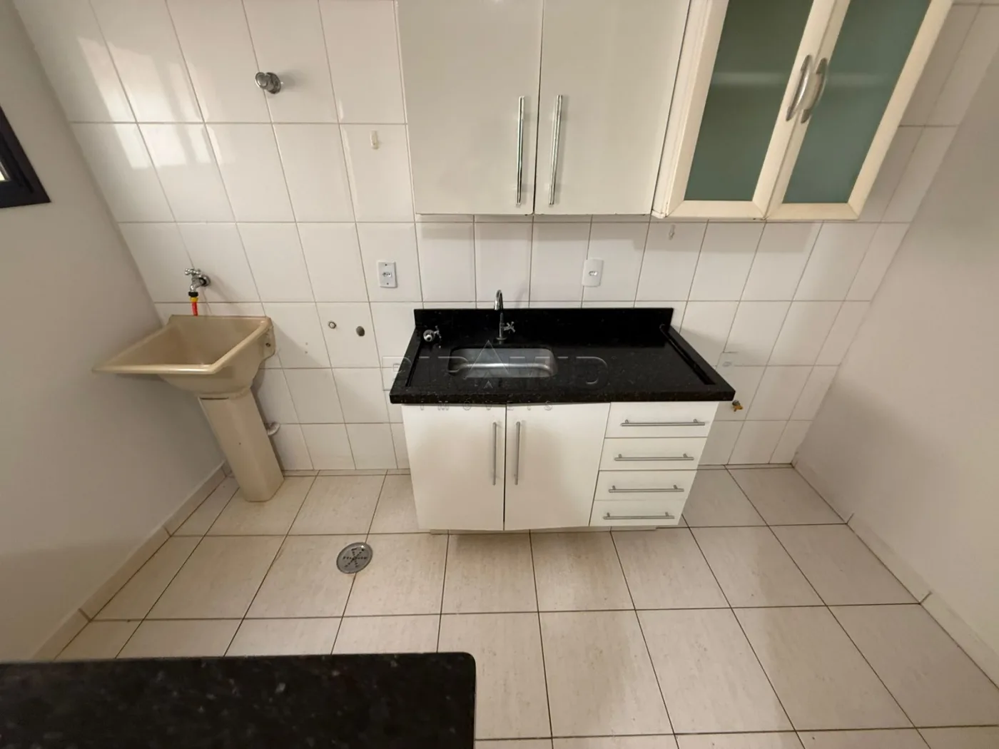 Alugar Apartamento / Padr&atilde;o em Ribeir&atilde;o Preto R$ 1.200,00 - Foto 15