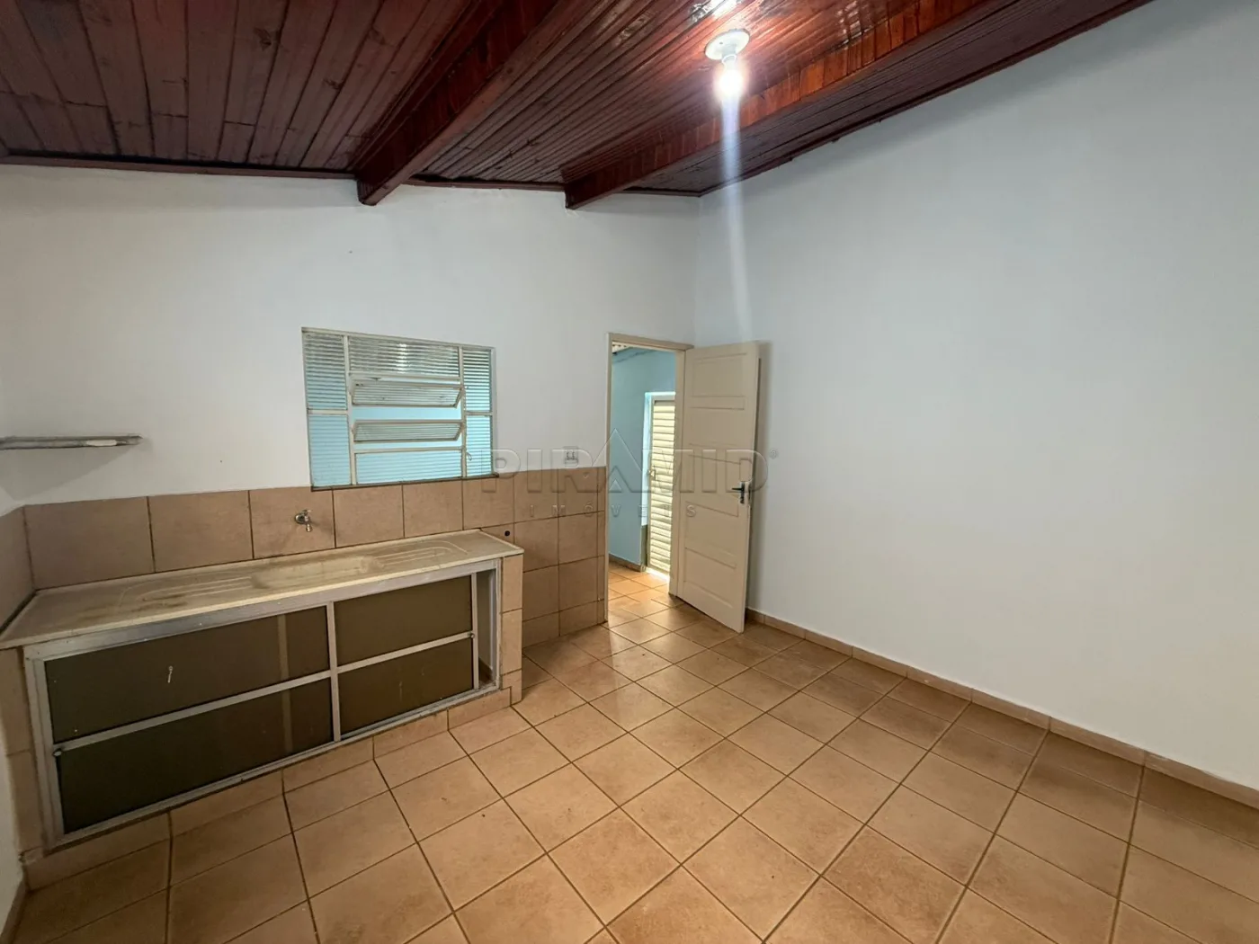 Alugar Comercial / Casa em Ribeir&atilde;o Preto R$ 1.500,00 - Foto 2