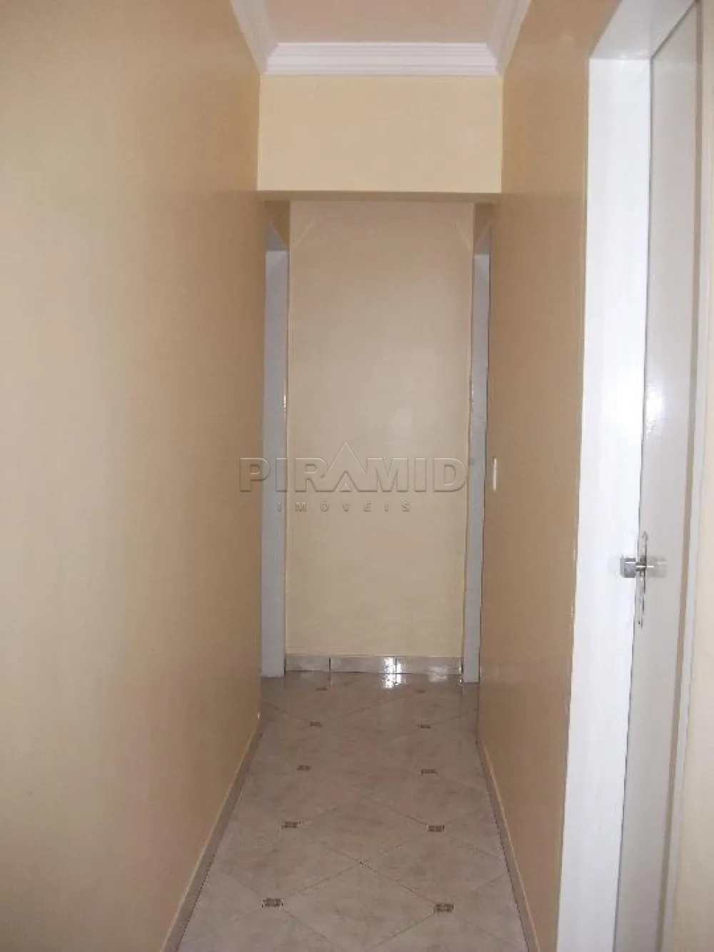 Alugar Apartamento / Padr&atilde;o em Ribeir&atilde;o Preto R$ 800,00 - Foto 8