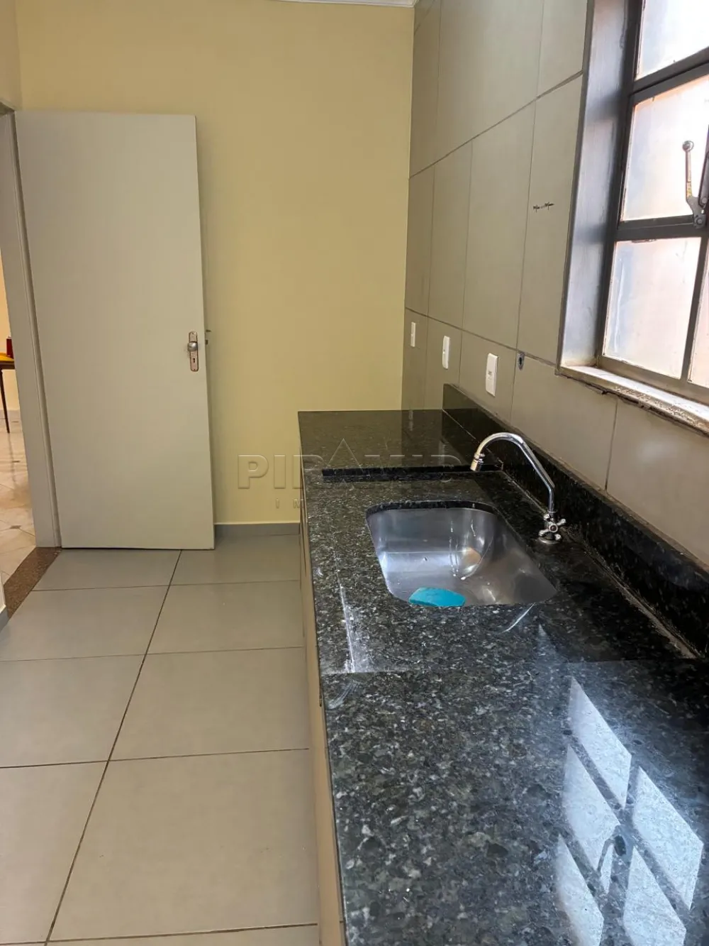 Alugar Apartamento / Padr&atilde;o em Ribeir&atilde;o Preto R$ 800,00 - Foto 17