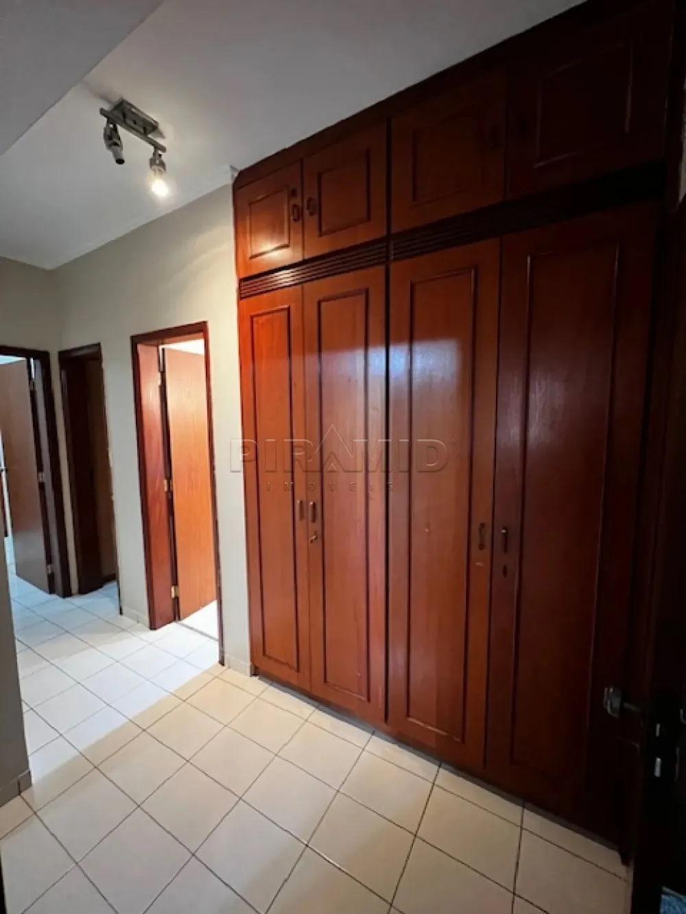 Alugar Apartamento / Padr&atilde;o em Ribeir&atilde;o Preto R$ 1.800,00 - Foto 10