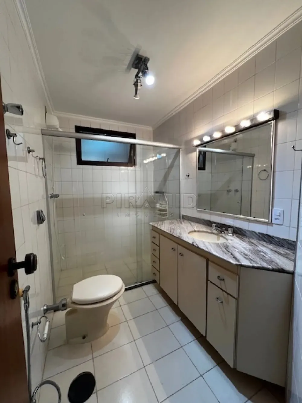 Alugar Apartamento / Padr&atilde;o em Ribeir&atilde;o Preto R$ 1.800,00 - Foto 15