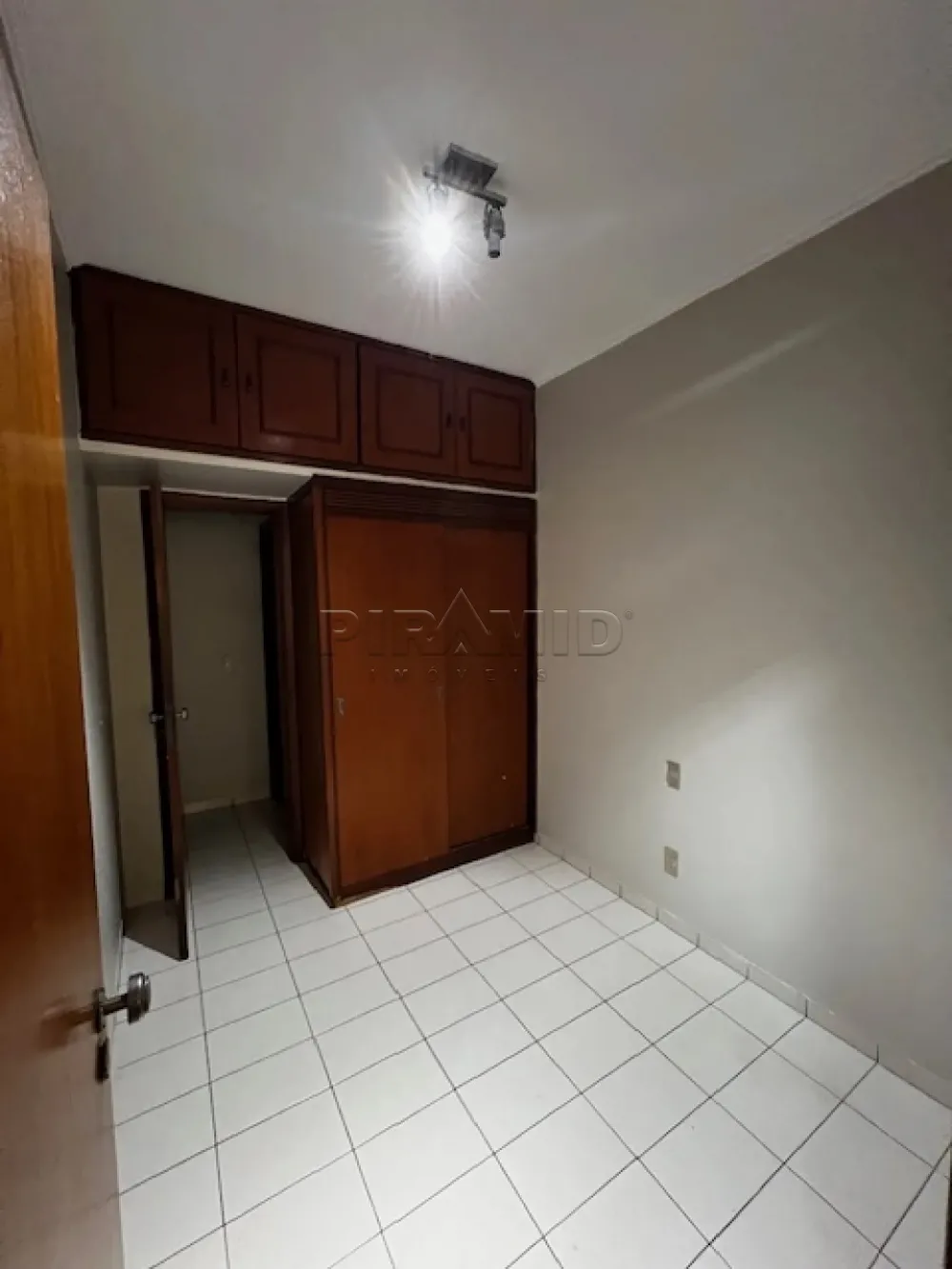 Alugar Apartamento / Padr&atilde;o em Ribeir&atilde;o Preto R$ 1.800,00 - Foto 27