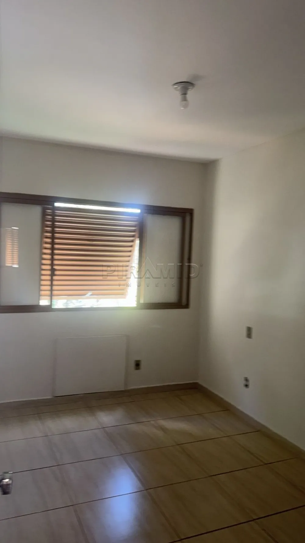 Alugar Apartamento / Padr&atilde;o em Ribeir&atilde;o Preto R$ 1.150,00 - Foto 2