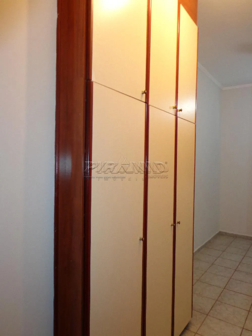 Alugar Apartamento / Padr&atilde;o em Ribeir&atilde;o Preto R$ 1.000,00 - Foto 3