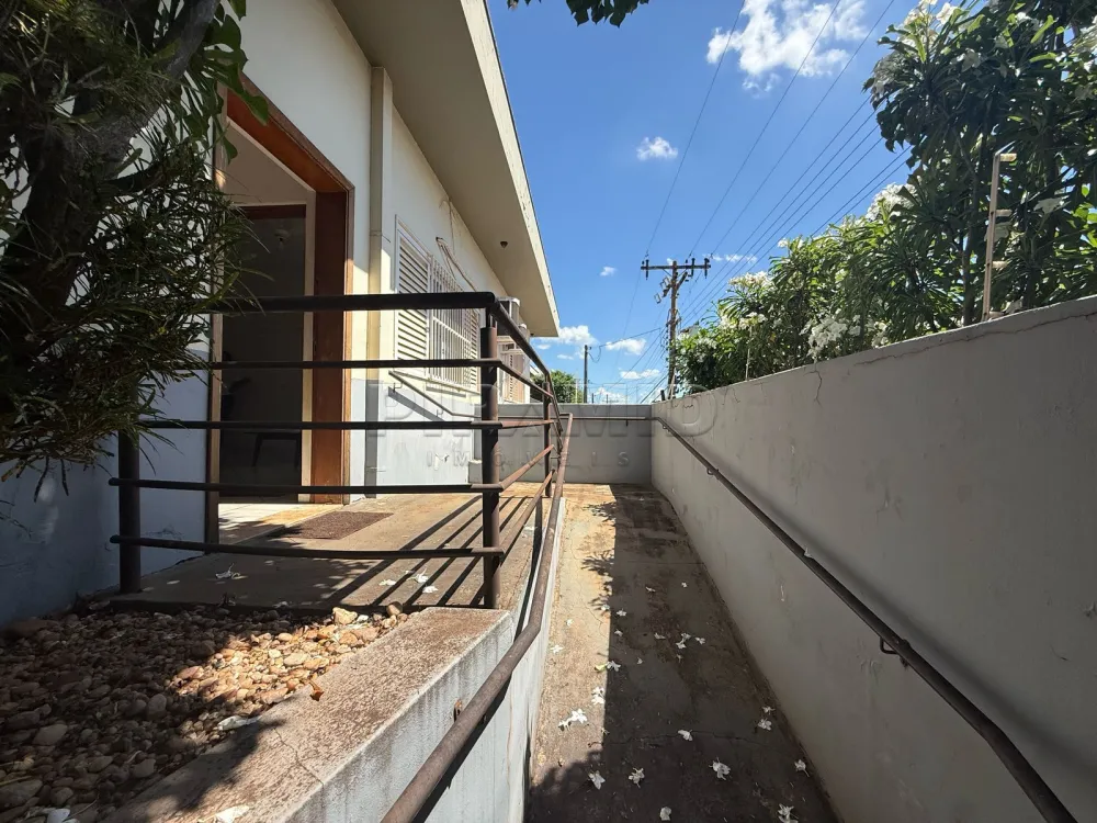 Alugar Comercial / Casa em Ribeir&atilde;o Preto R$ 2.900,00 - Foto 3