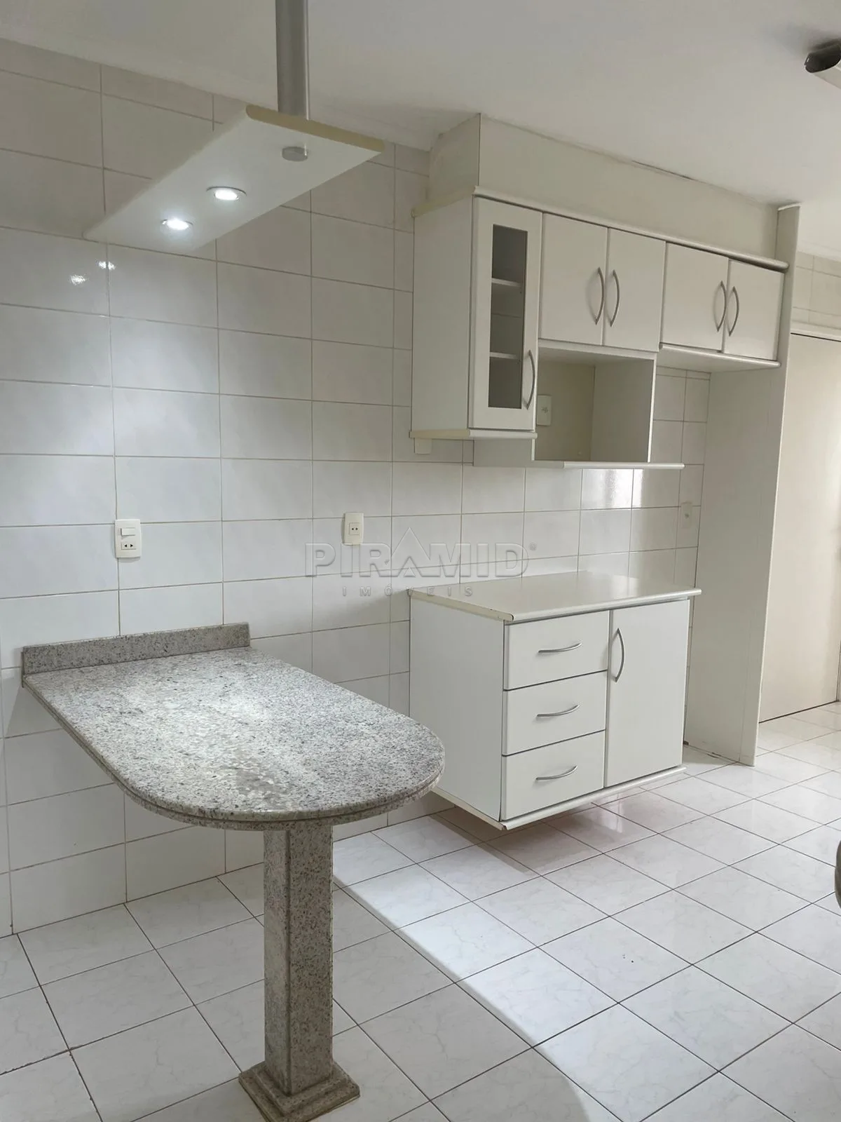 Alugar Apartamento / Padr&atilde;o em Ribeir&atilde;o Preto R$ 2.850,00 - Foto 13
