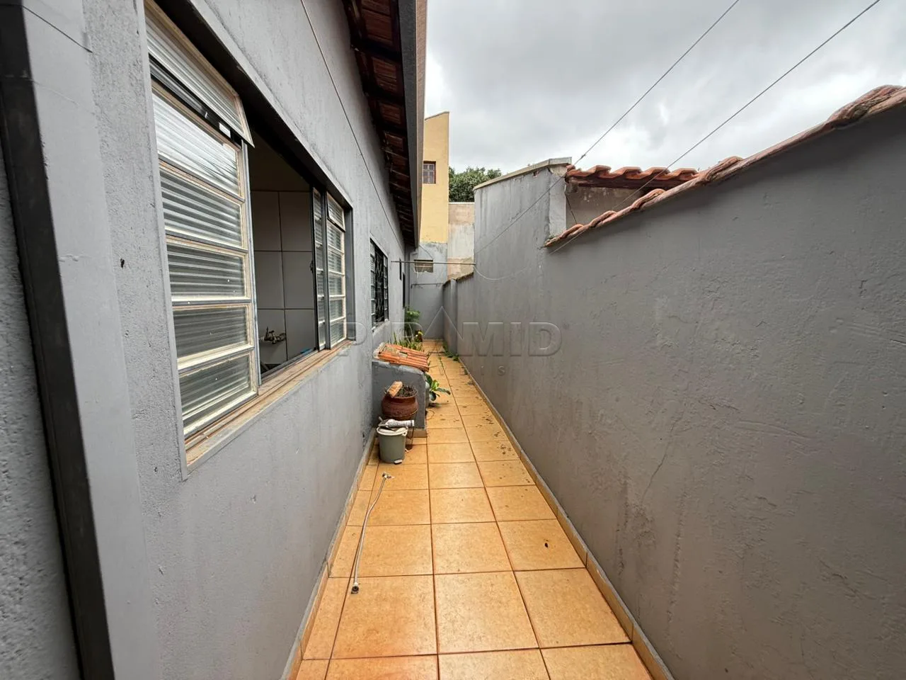 Alugar Casa / Padr&atilde;o em Ribeir&atilde;o Preto R$ 300,00 - Foto 5