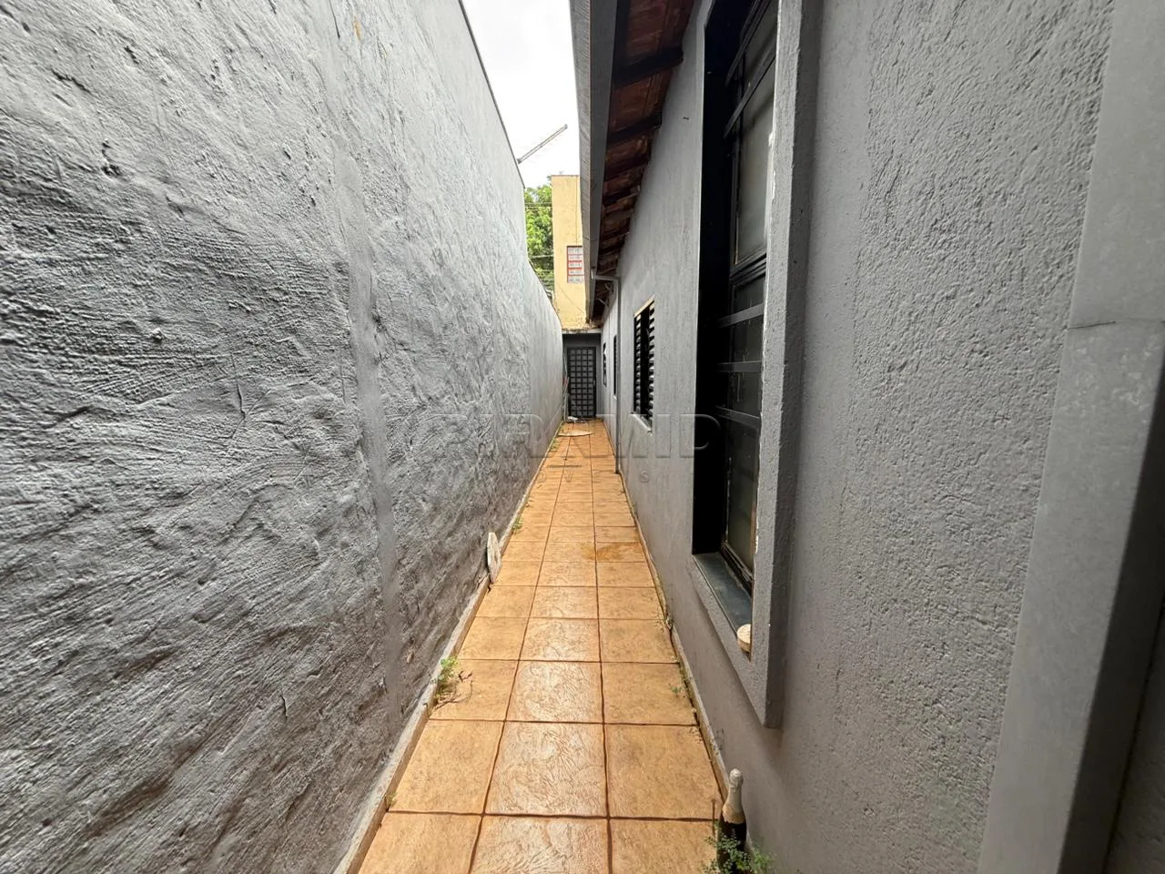 Alugar Casa / Padr&atilde;o em Ribeir&atilde;o Preto R$ 300,00 - Foto 4