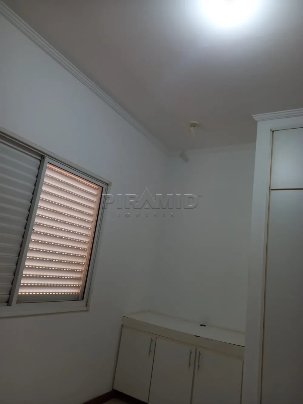 Alugar Apartamento / Padr&atilde;o em Ribeir&atilde;o Preto R$ 1.100,00 - Foto 6