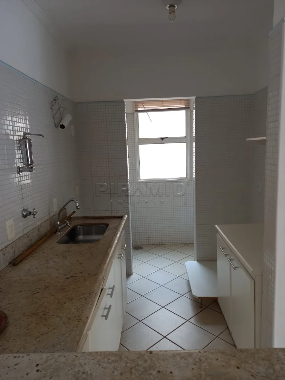 Alugar Apartamento / Padr&atilde;o em Ribeir&atilde;o Preto R$ 1.100,00 - Foto 8