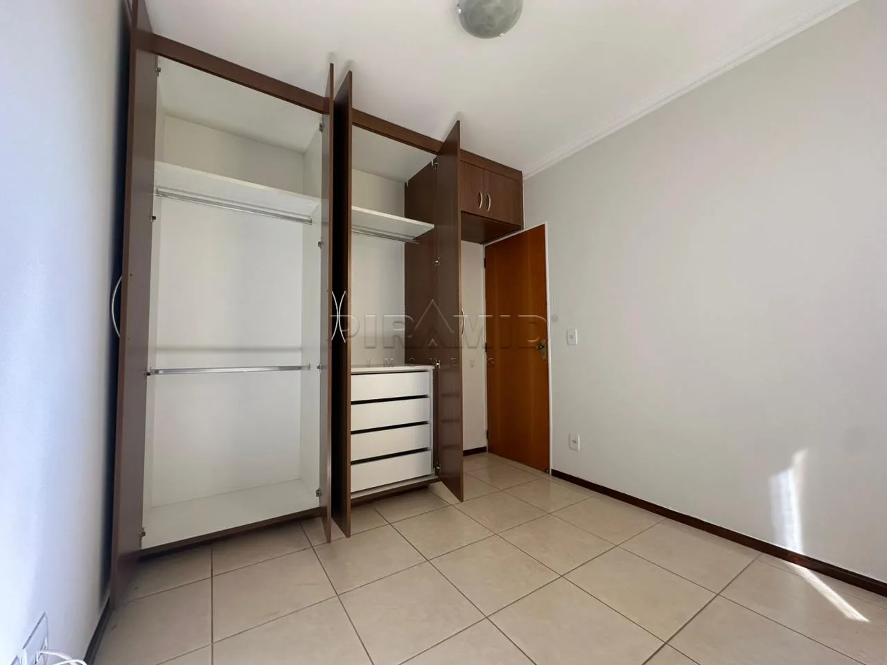 Alugar Apartamento / Padr&atilde;o em Ribeir&atilde;o Preto R$ 2.400,00 - Foto 9