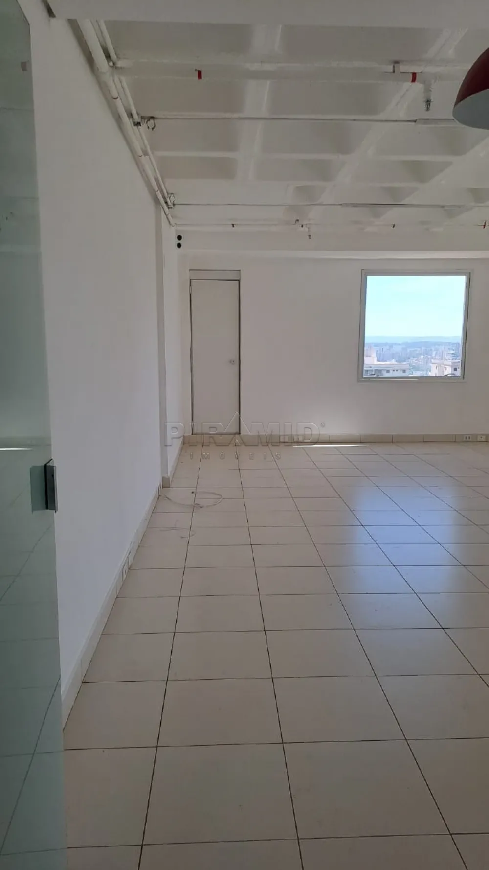 Alugar Comercial / Sala em Ribeir&atilde;o Preto R$ 4.500,00 - Foto 4