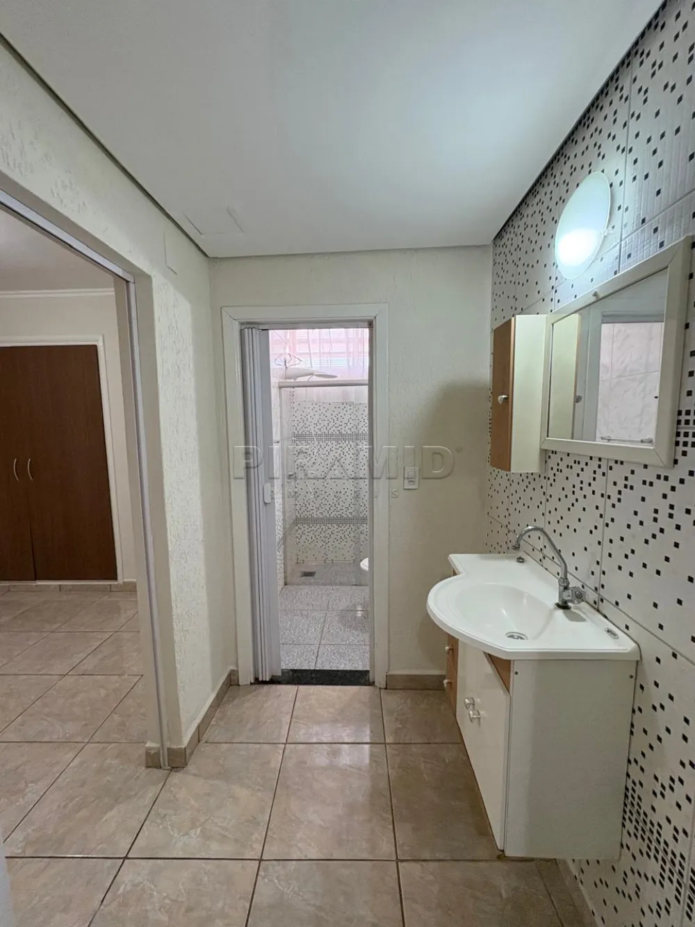 Alugar Casa / Padr&atilde;o em Ribeir&atilde;o Preto R$ 1.800,00 - Foto 11
