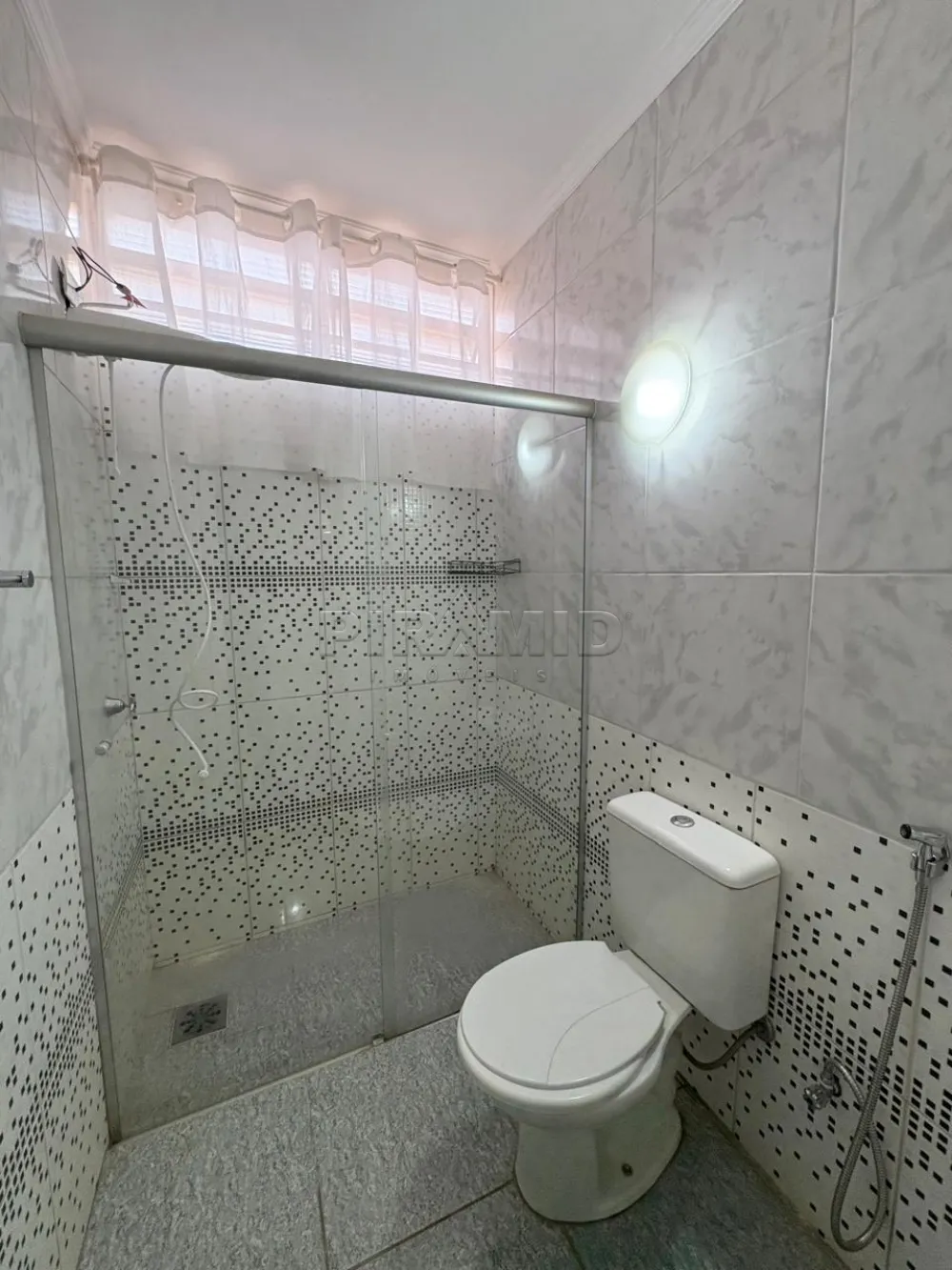 Alugar Casa / Padr&atilde;o em Ribeir&atilde;o Preto R$ 1.800,00 - Foto 12