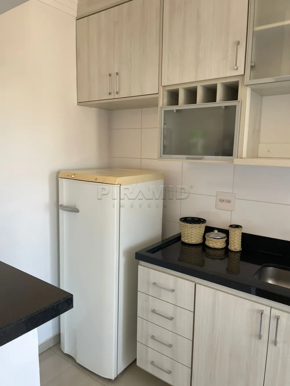 Alugar Apartamento / Padr&atilde;o em Ribeir&atilde;o Preto R$ 1.700,00 - Foto 7