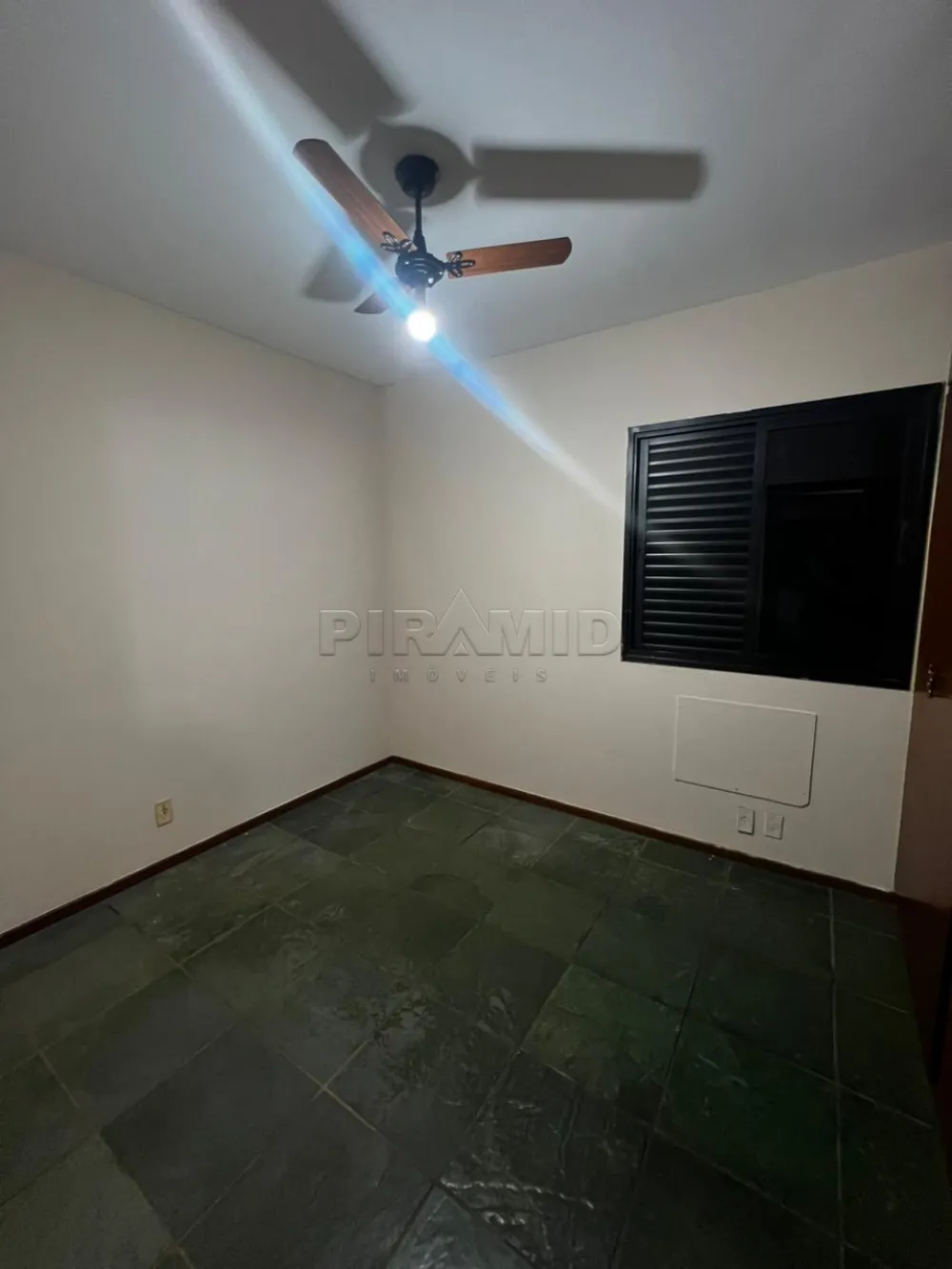 Alugar Apartamento / Padr&atilde;o em Ribeir&atilde;o Preto R$ 1.100,00 - Foto 6